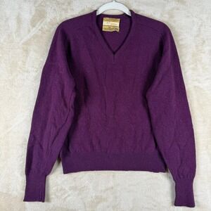 Vintage The Country Squire Jantzen Purple V-Neck 100% Lambswool Sweater Size S
